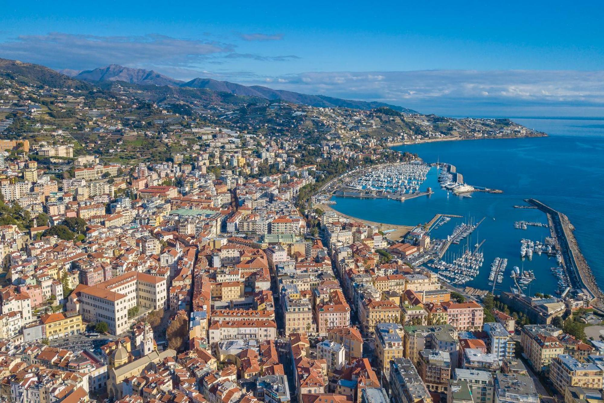 Caratteristico Appartamento In Centro - Happy Rentals Sanremo Bagian luar foto