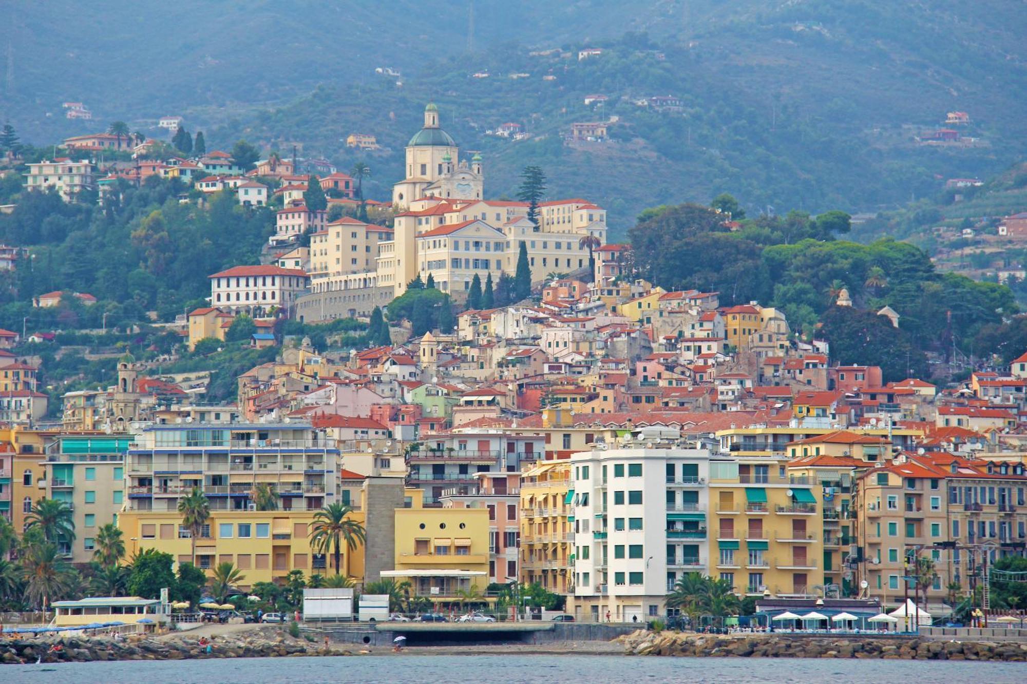 Caratteristico Appartamento In Centro - Happy Rentals Sanremo Bagian luar foto